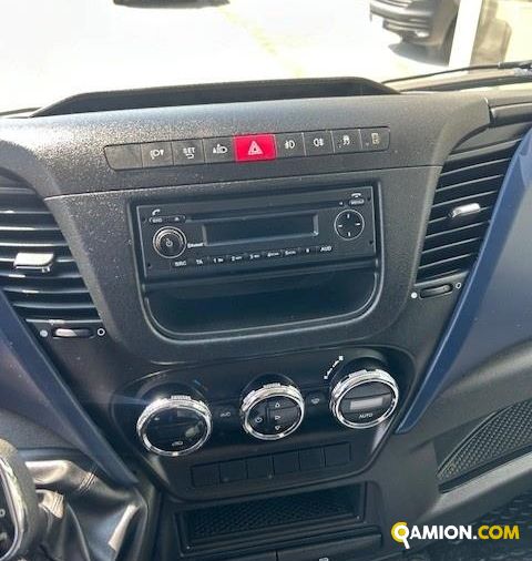 Iveco Mod. IVECO Vers. IVECO | Leggero Cabinato <= 35 q.li Isotermico con gruppo frigo | INDUSTRIAL CARS S.P.A