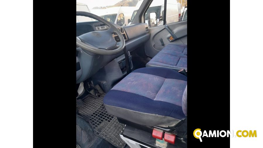 Mercedes Mod. MERCEDES Vers. MERCEDES | Leggero Cabinato <= 35 q.li Cassone fisso con Gru | INDUSTRIAL CARS S.P.A