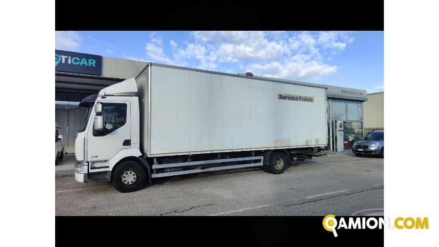 Renault trucks Mod. RENAULT TRUCKS Vers. RENAULT TRUCKS | Trattore Trattore | INDUSTRIAL CARS S.P.A