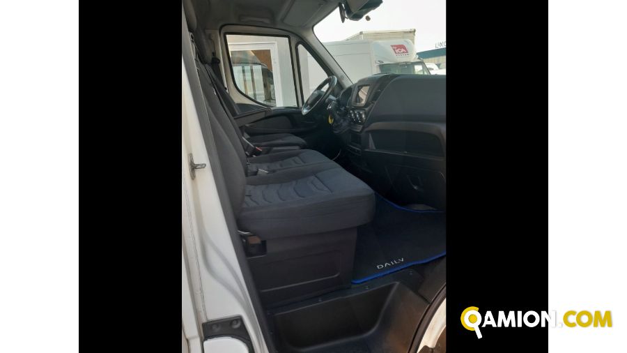 Iveco Mod. IVECO Vers. IVECO | Leggero Cabinato <= 35 q.li Cassone fisso con centina | INDUSTRIAL CARS S.P.A