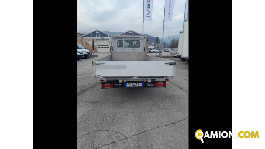 Iveco Mod. IVECO Vers. IVECO | Leggero Cabinato <= 35 q.li Cassone fisso | INDUSTRIAL CARS S.P.A