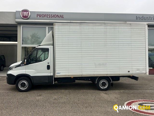 Iveco Mod. IVECO Vers. IVECO | Leggero Furgone <= 35 q.li Furgone di serie / Van | INDUSTRIAL CARS S.P.A