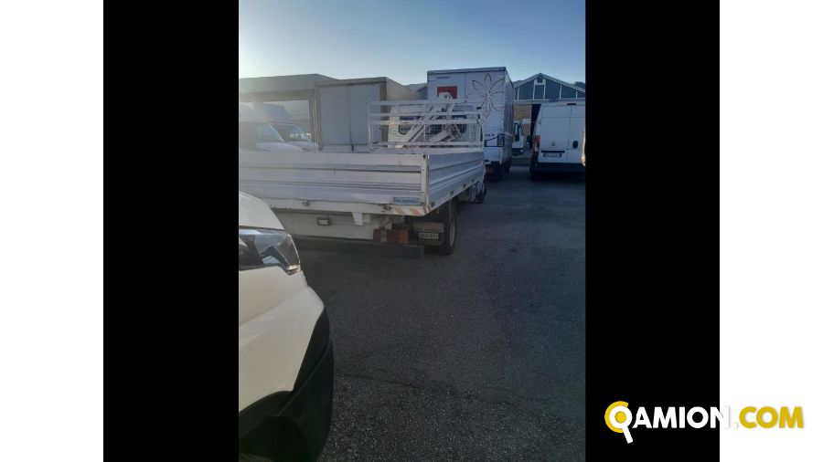 Mercedes Mod. MERCEDES Vers. MERCEDES | Leggero Cabinato <= 35 q.li Cassone fisso con Gru | INDUSTRIAL CARS S.P.A