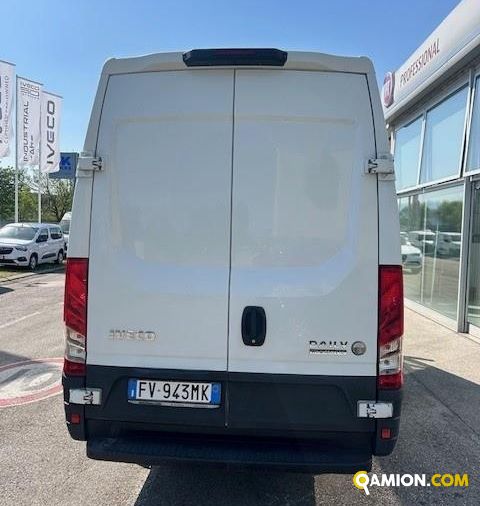 Iveco Mod. IVECO Vers. IVECO | Leggero Cabinato <= 35 q.li Isotermico con gruppo frigo | INDUSTRIAL CARS S.P.A
