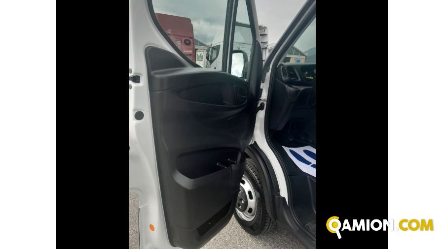 Iveco Mod. IVECO Vers. IVECO | Leggero Cabinato <= 35 q.li Furgonato | INDUSTRIAL CARS S.P.A