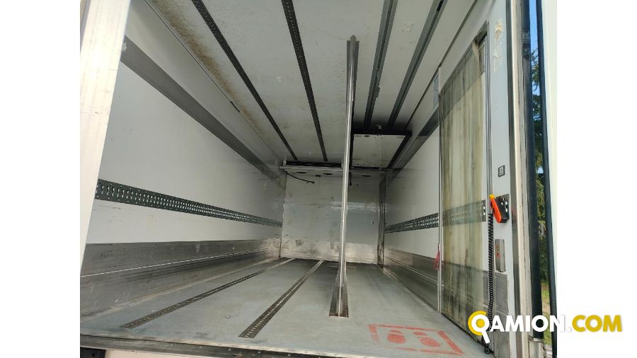 Iveco Mod. IVECO Vers. IVECO | Leggero Cabinato > 35 q.li Isotermico con gruppo frigo e sponda | INDUSTRIAL CARS S.P.A