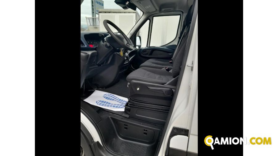 Iveco Mod. IVECO Vers. IVECO | Leggero Cabinato <= 35 q.li Cassone fisso | INDUSTRIAL CARS S.P.A