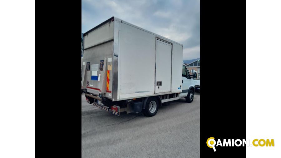 Iveco Mod. IVECO Vers. IVECO | Leggero Cabinato <= 35 q.li Furgonato con sponda | INDUSTRIAL CARS S.P.A
