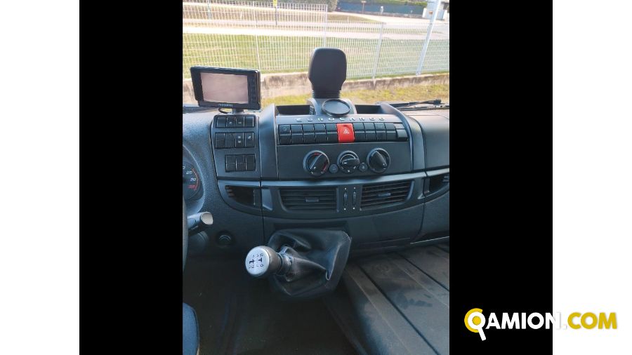 Iveco Mod. IVECO Vers. IVECO | Leggero Cabinato > 35 q.li Isotermico con gruppo frigo e sponda | INDUSTRIAL CARS S.P.A