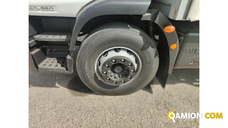 Iveco Mod. IVECO Vers. IVECO | Leggero Cabinato > 35 q.li Cassone fisso con centina con sponda | INDUSTRIAL CARS S.P.A