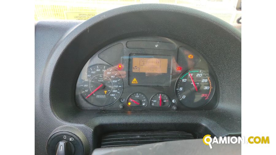 Iveco Mod. IVECO Vers. IVECO | Leggero Cabinato > 35 q.li Isotermico con gruppo frigo e sponda | INDUSTRIAL CARS S.P.A