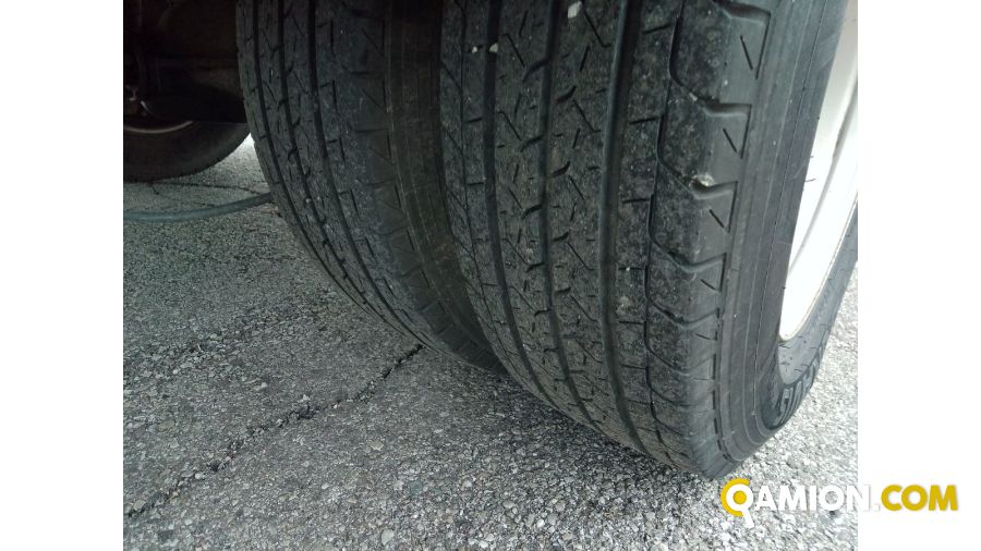 Iveco Mod. IVECO Vers. IVECO | Leggero Cabinato <= 35 q.li Furgonato con sponda | INDUSTRIAL CARS S.P.A