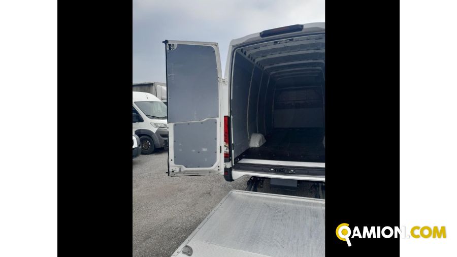 Iveco Mod. IVECO Vers. IVECO | Leggero Furgone <= 35 q.li Furgone di serie / Van | INDUSTRIAL CARS S.P.A