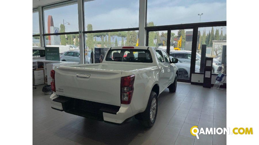 Isuzu D-MAX 1.9 td crew N60BB 4x4 auto 4/5-Porte | TOSCANDIA SPA