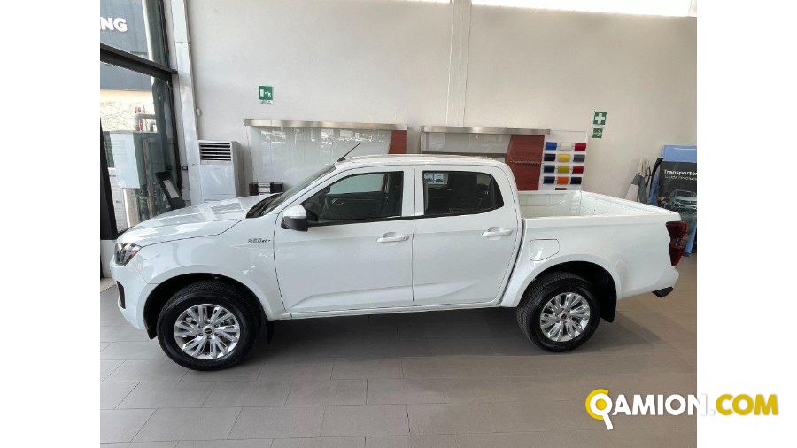 Isuzu D-MAX 1.9 td crew N60BB 4x4 auto 4/5-Porte | TOSCANDIA SPA