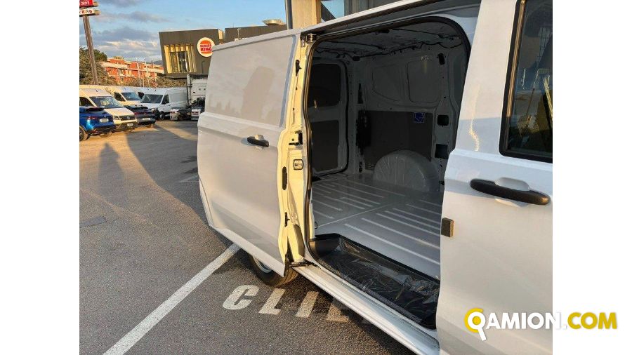 Volkswagen Transporter  Van 2.0 TDI L1 Transporter  Van 2.0 TDI L1 | Autocarro fino 7.5t Altro | TOSCANDIA SPA