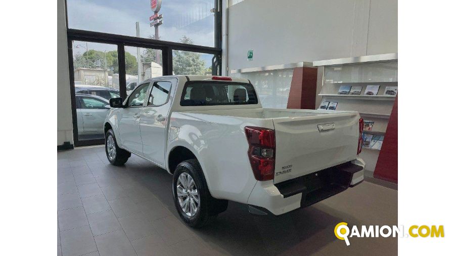 Isuzu D-MAX 1.9 td crew N60BB 4x4 auto 4/5-Porte | TOSCANDIA SPA