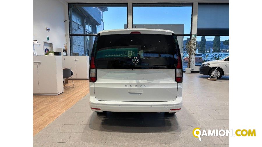 Volkswagen CADDY 2.0 TDI 122 CV Autocarro DSG Space Maxi Monovolume | TOSCANDIA SPA