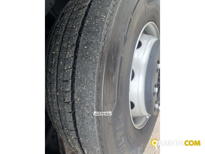 Ford FMAX 500 WHITE PACK MEG CAB FMAX 500 WHITE PACK MEG CAB | Millenium Car