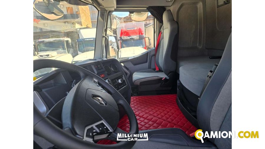 Renault T HIGH t high | Millenium Car