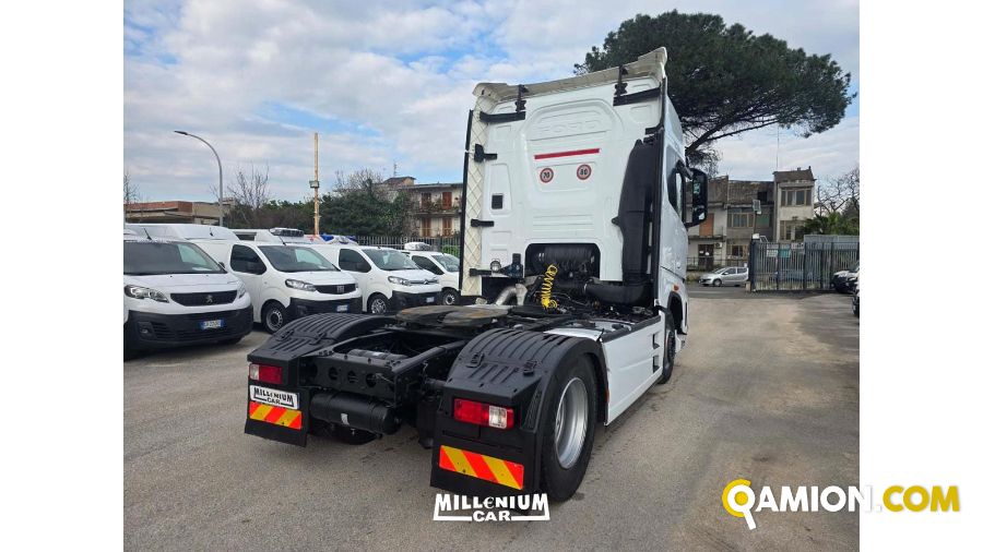 Ford FMAX 500 WHITE PACK MEG CAB FMAX 500 WHITE PACK MEG CAB | Millenium Car