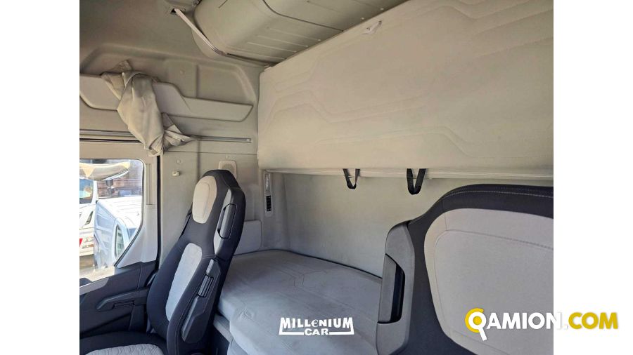 Ford FMAX 500 WHITE PACK MEG CAB FMAX 500 WHITE PACK MEG CAB | Millenium Car