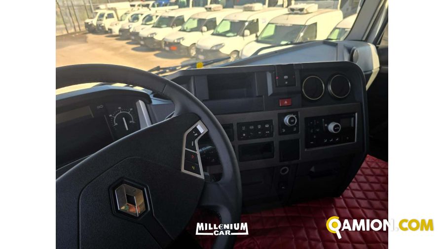 Renault T HIGH t high | Millenium Car
