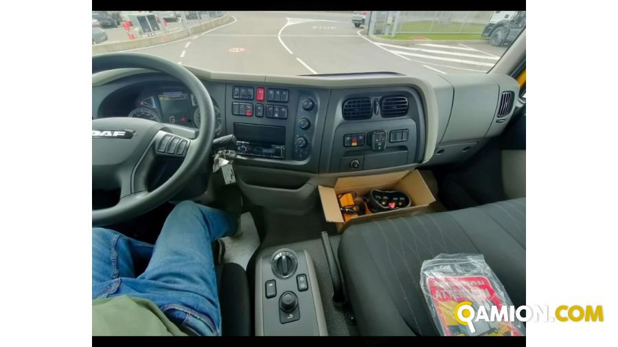 Daf LF FA 120 2017 DAF LF 230CV 120Q RIBALTABILE TRILATERALE CON GRU Altro | AUTO INDUSTRIALE BERGAMASCA SPA